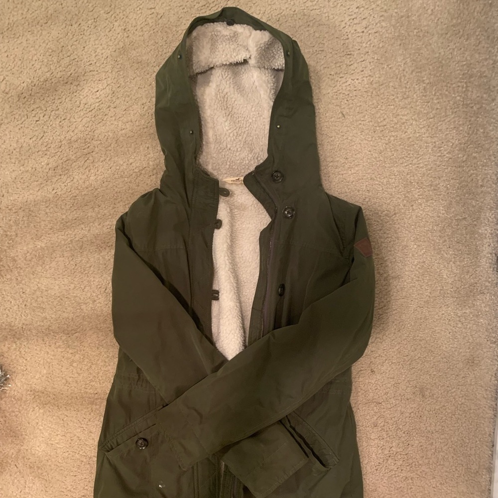 Hollister Khaki sherpa lined parka